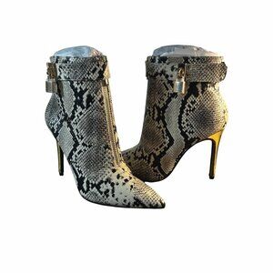 ShoeDazzle Women's Tabitha Snake Print Stiletto Ankle Boots Zip Front Size 6.5